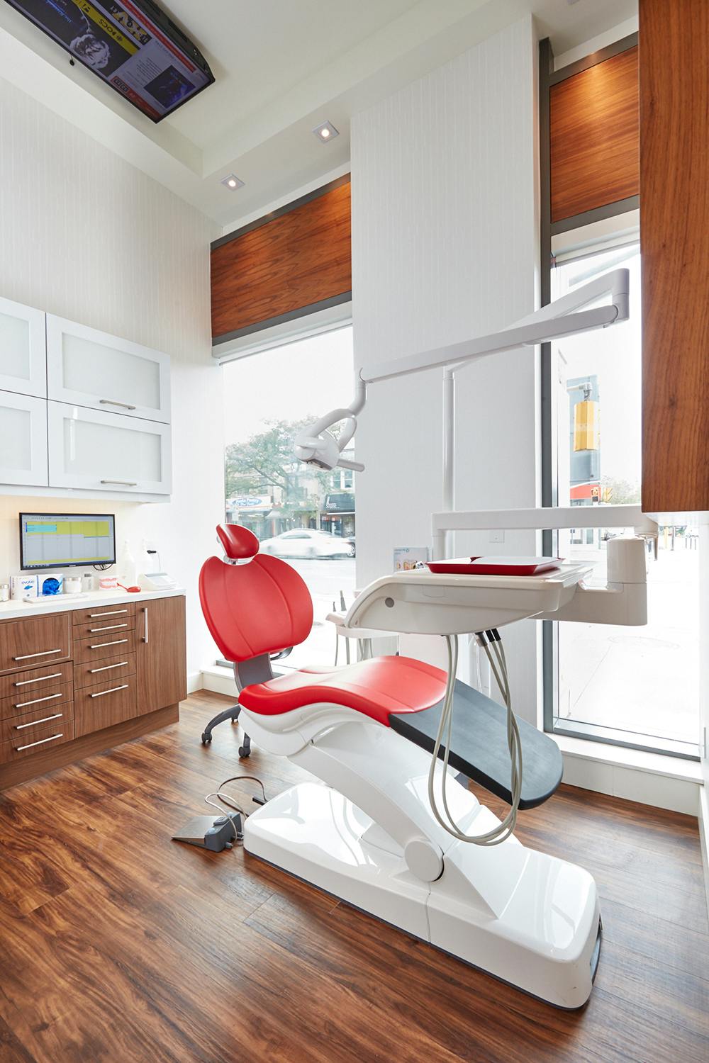 2000 Yonge Dental Office Image 4