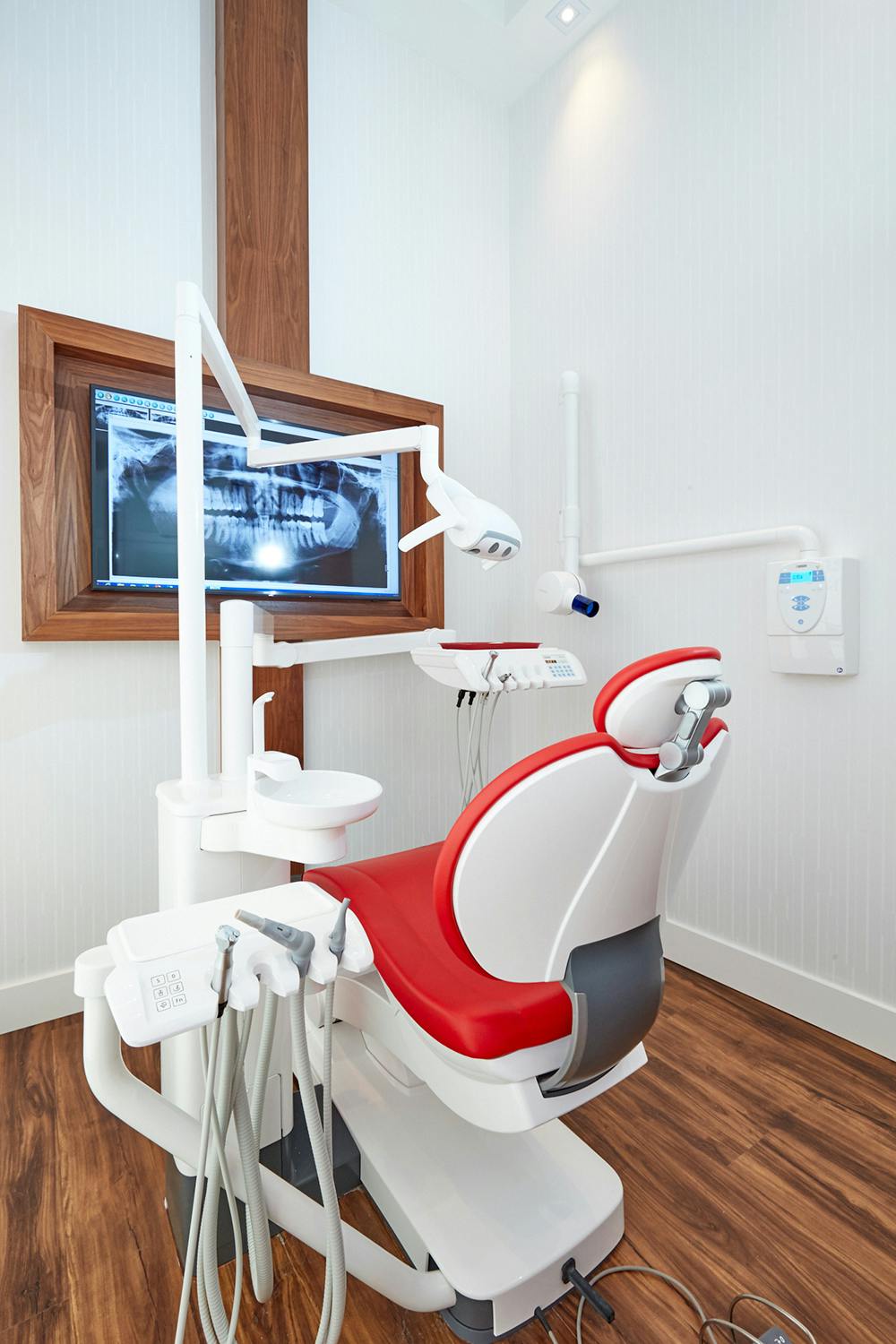 2000 Yonge Dental Office Image 5