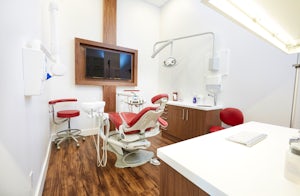 2000 Yonge Dental Office Image 9